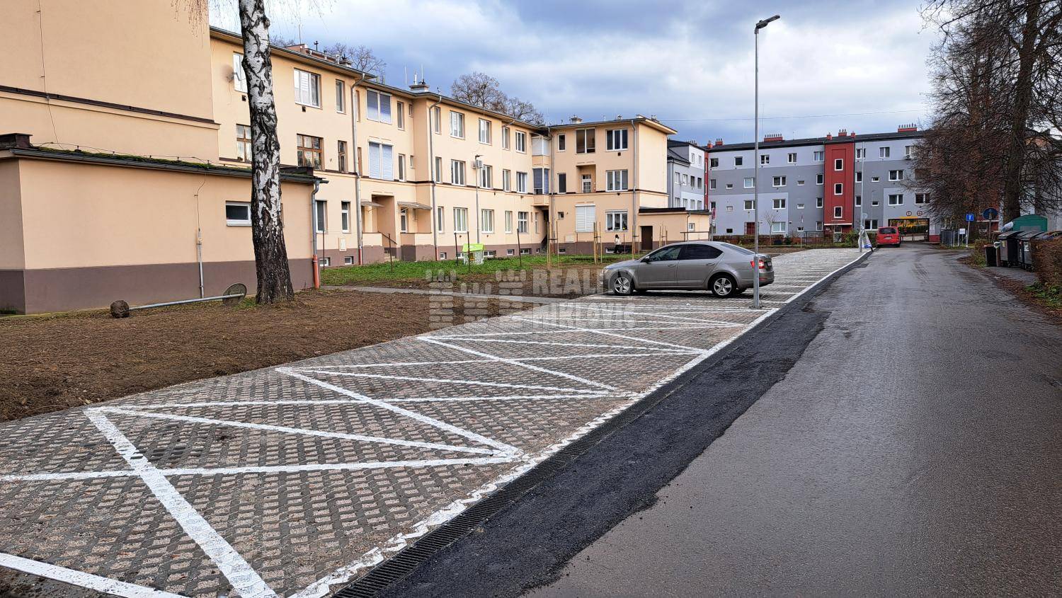 Ponuka - Na predaj - Parkovacie státie, pozemok 15m² (2,50x6m) – Mierová ul.