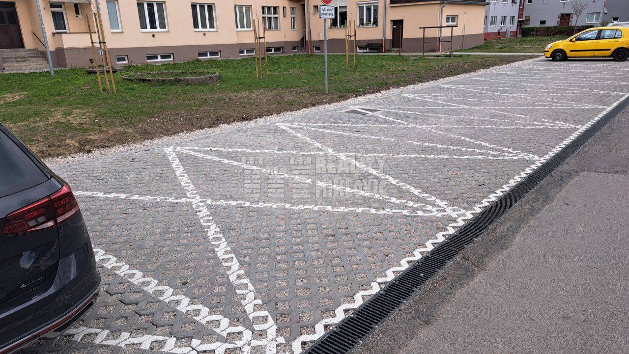 Ponuka - Prenájom/podnájom - Prenájom parkovacie státia, 15m² (2,50x6m) – Mierová ul.